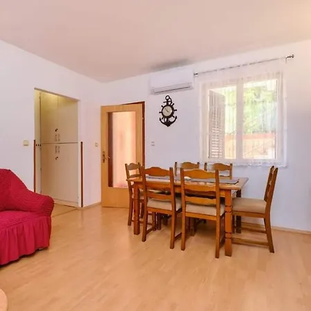 Apartments With Parking Space Cunski, Losinj - 7867