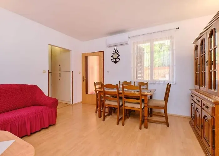 Apartments With Parking Space Cunski, Losinj - 7867