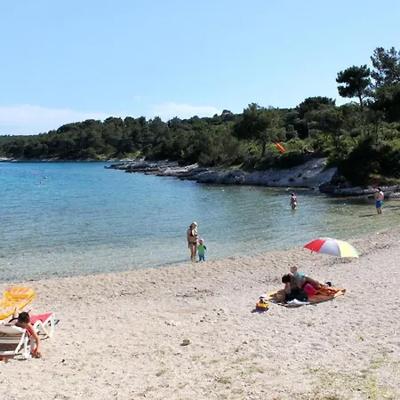 Appartamento With A Parking Space Cunski, Losinj - 7867 *