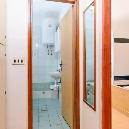 Appartamento With Parking Space Cunski, Losinj - 7867