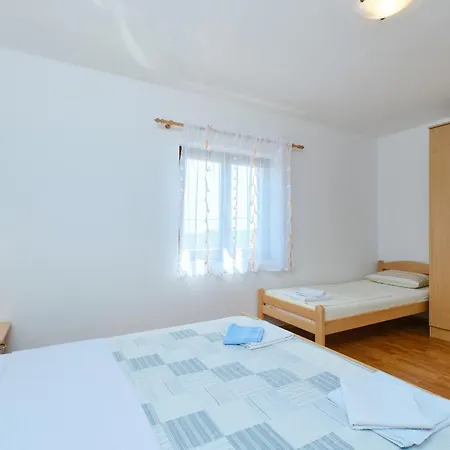Appartamento With Parking Space Cunski, Losinj - 7867