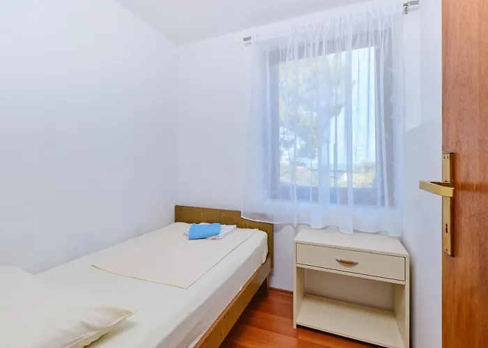 Apartman Apartments With Parking Space Cunski, Losinj - 7867