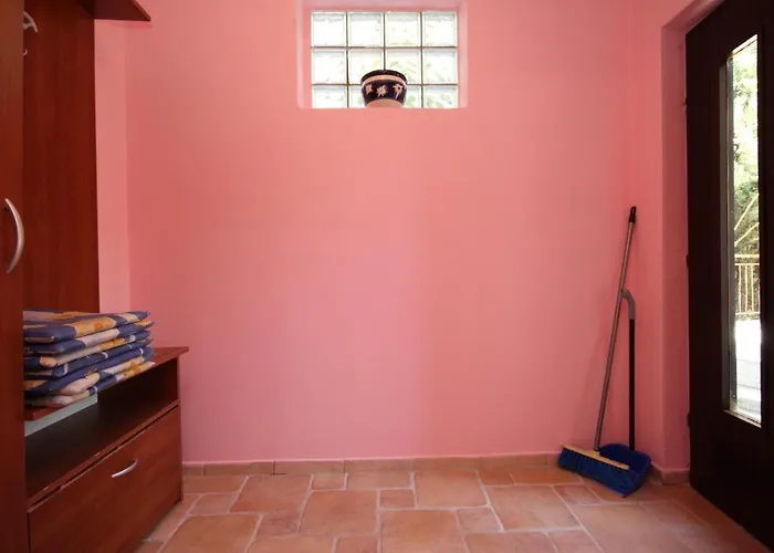 With Parking Space Cunski, Losinj - 7867 Čunski